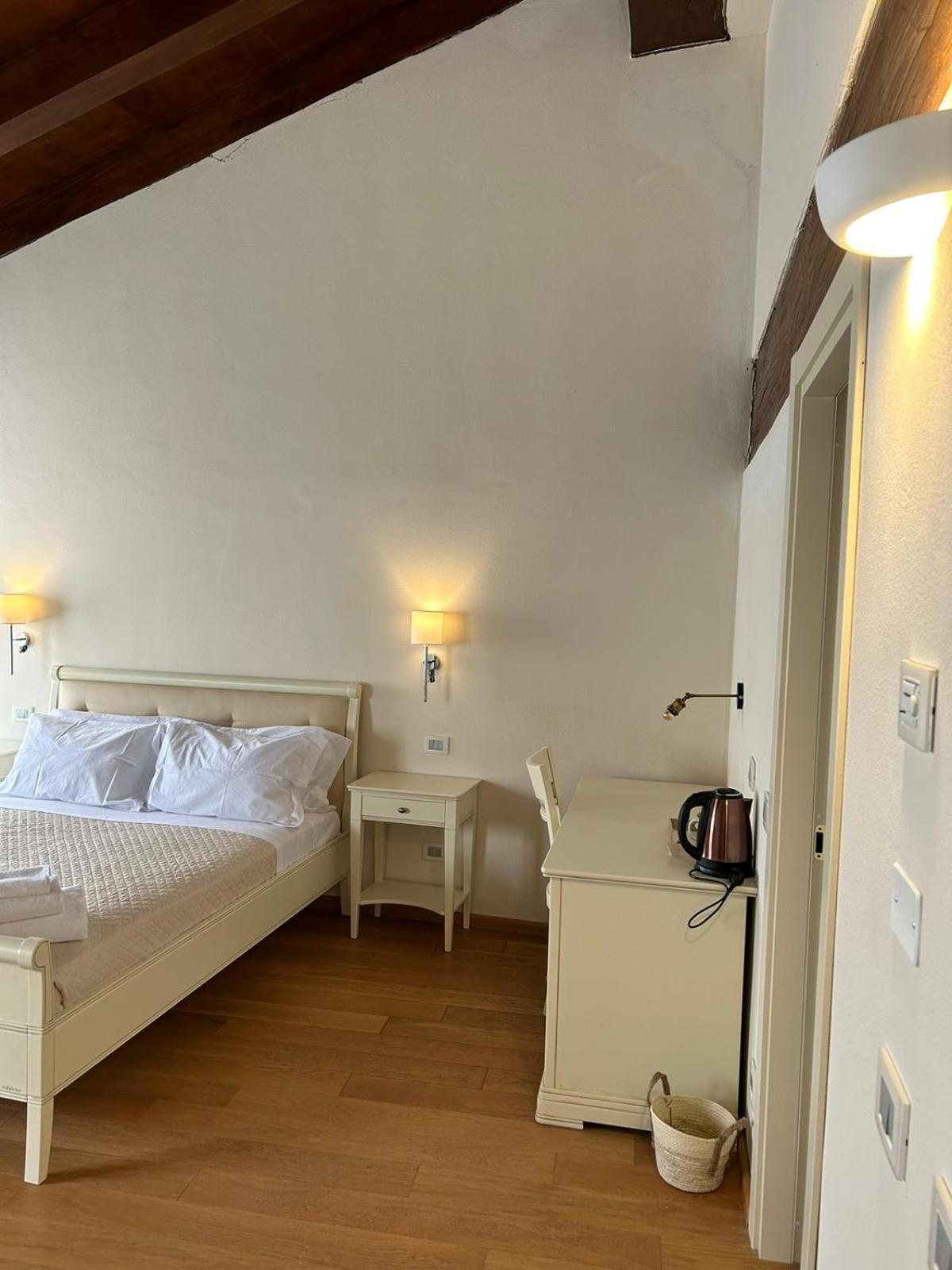 Palazzo Costa Hotel Беверино Екстериор снимка